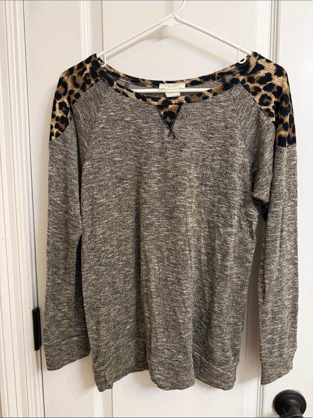 Women’s Gray Pullover Sweatshirt with Leopard-Trim Shoulders